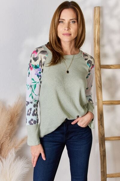 Chic Versatility: Printed Round Neck Blouse – Elevate Your Style with Captivating Prints SAGE / S